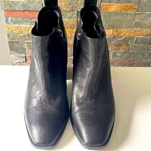 Vionic Leather Ankle Boots Lyssa Black Sz 9.5 Chelsea Style Western Core Y2K